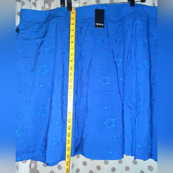 Eyelet Skirt 6x/30 - Picture 5 of 11